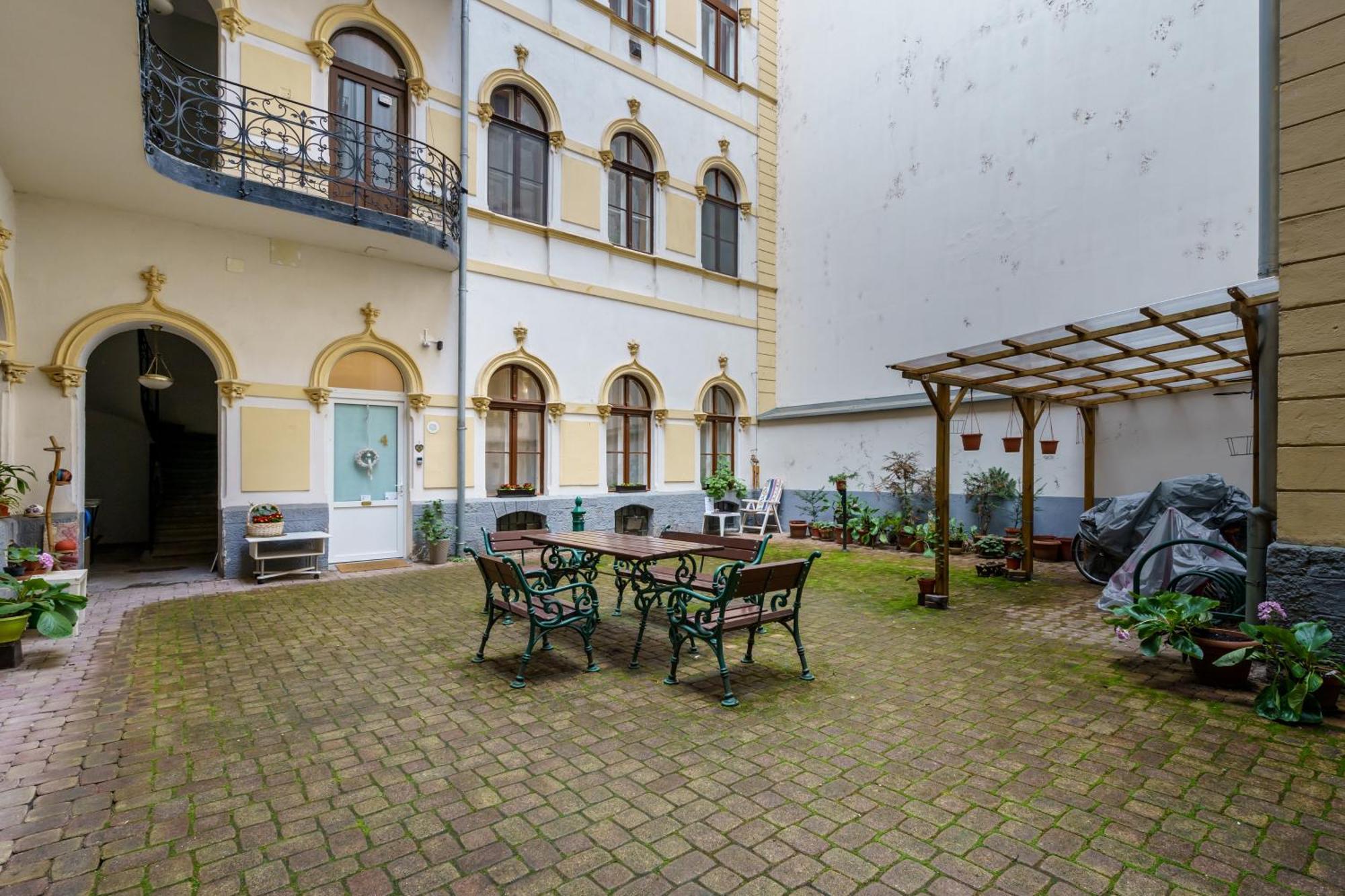 Barka Home In Downtown Buda Budapeşte Dış mekan fotoğraf